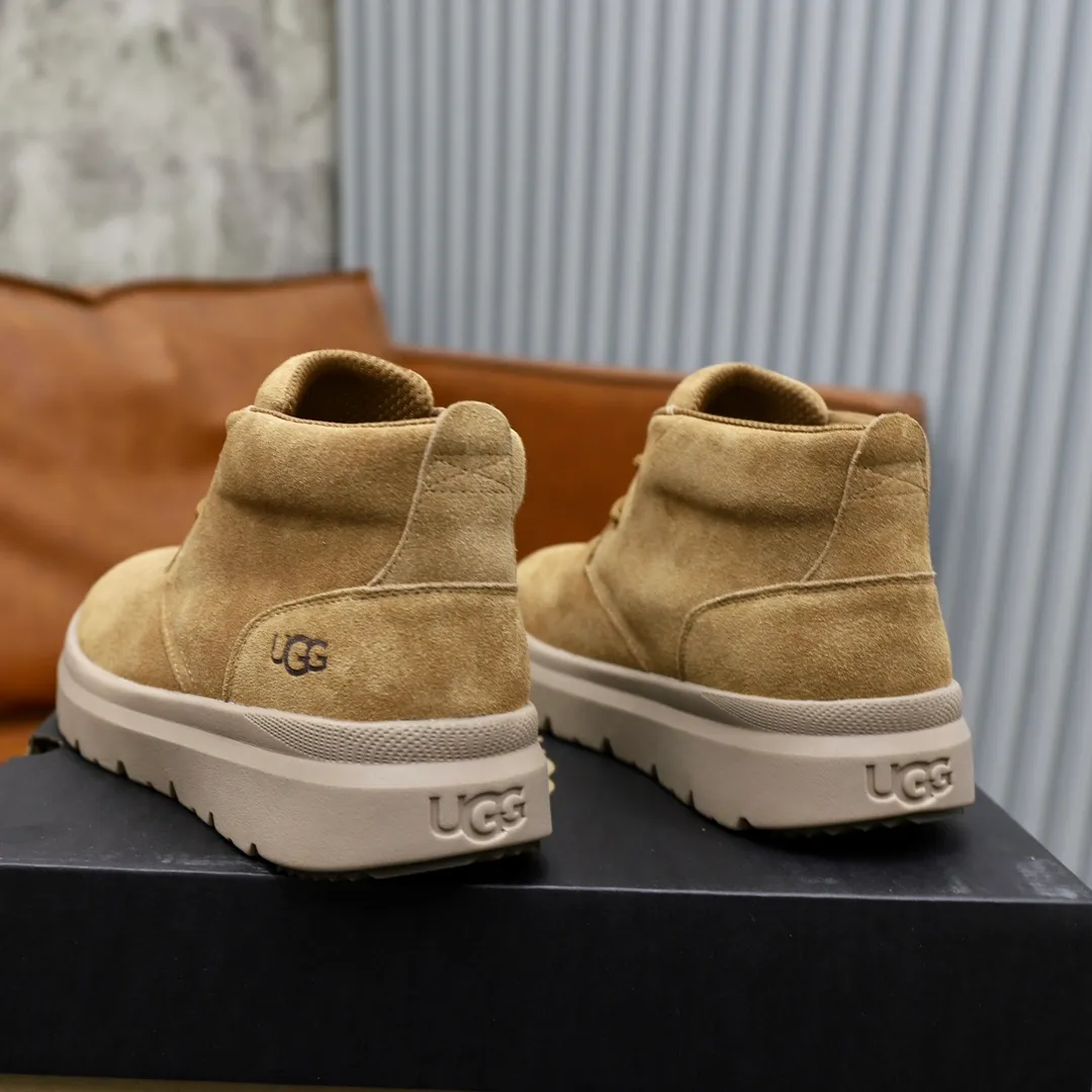 Ex-factory price: 520💰Thick wool imported from Australia Brand: UGG genuine purchase Size: 39-44 (45 customized) Grade: Official website 1:1 Material: First layer of genuine leather waterproof and antifreeze upper Real wool lining Original non-slip and wear-resistant outsole Style category: Men's casual shoes Trendy style Comfortable on the feet Color: Official website color synchronization